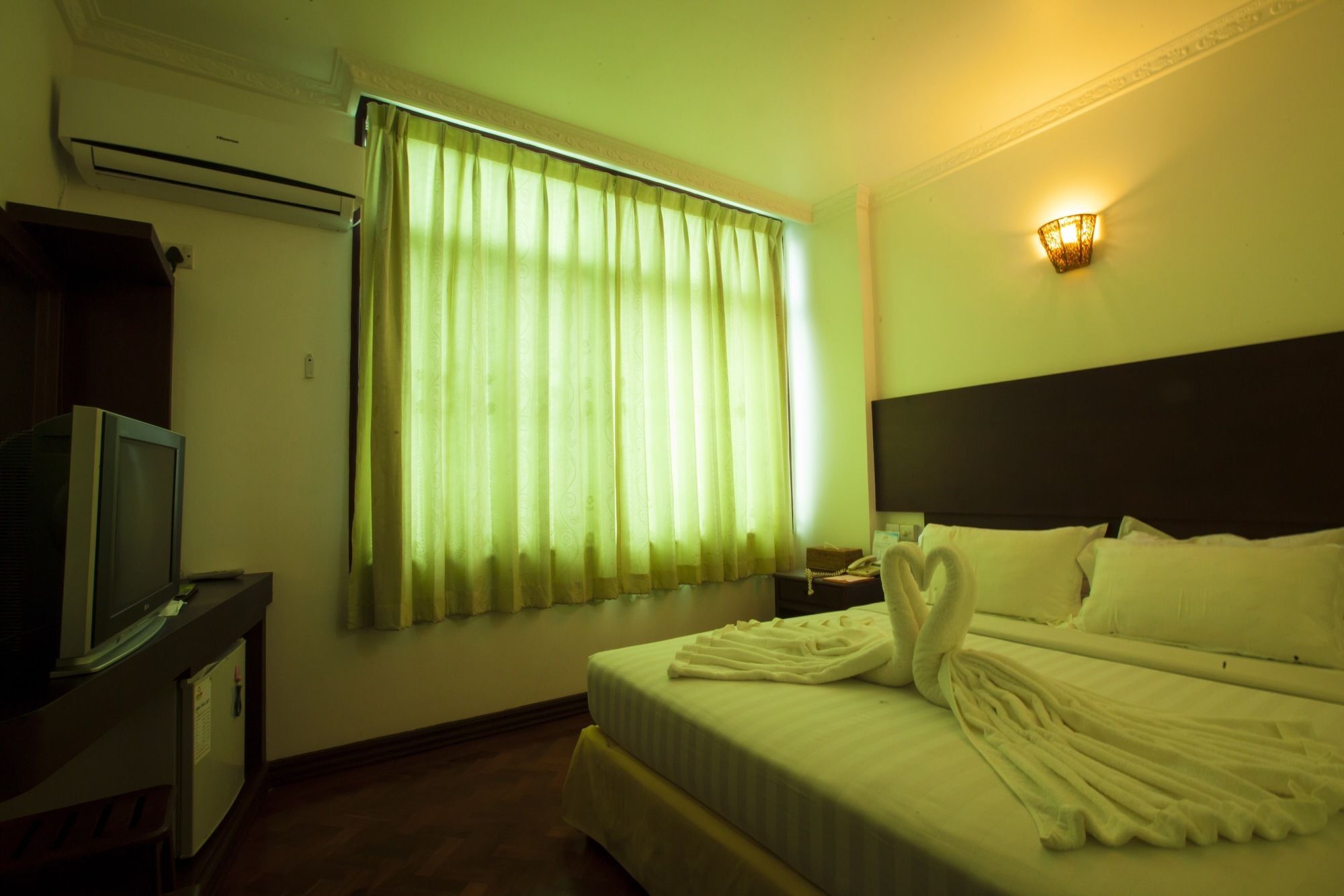 Hotel Queen Mandalay Extérieur photo