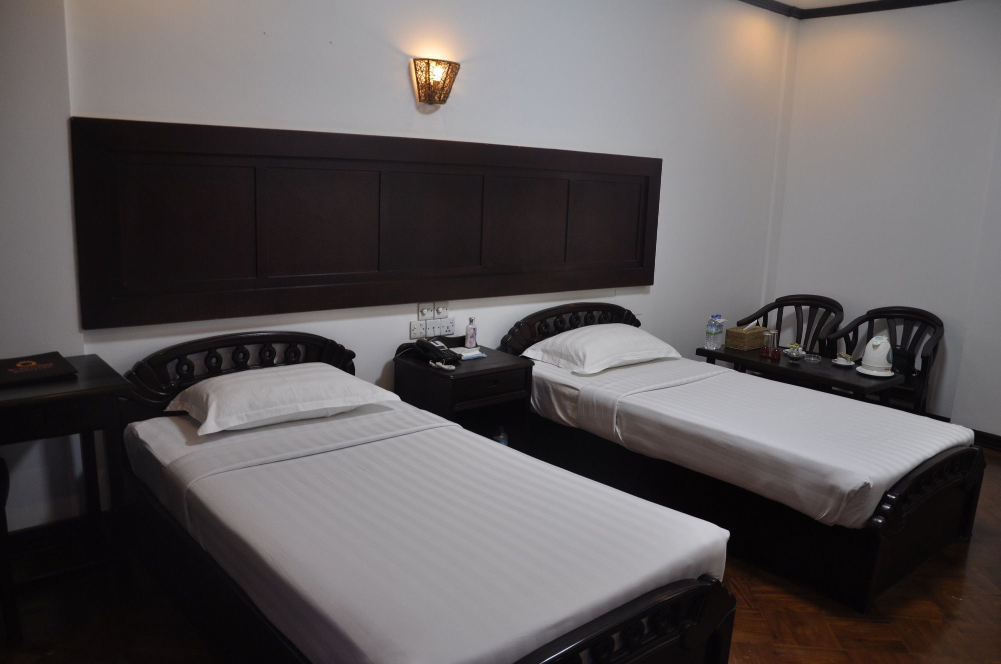 Hotel Queen Mandalay Extérieur photo