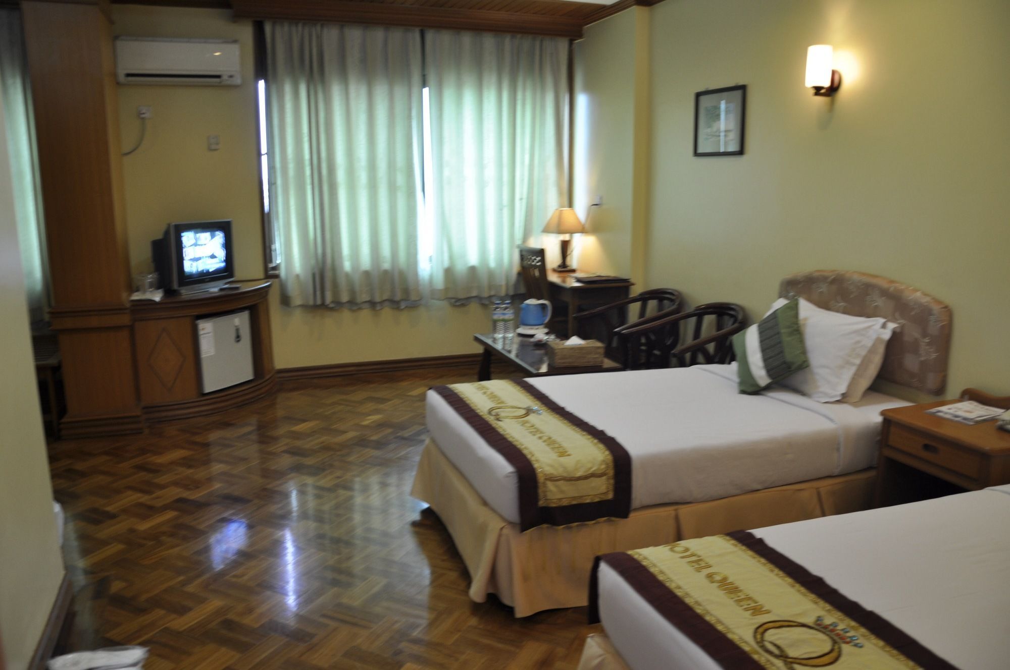 Hotel Queen Mandalay Extérieur photo