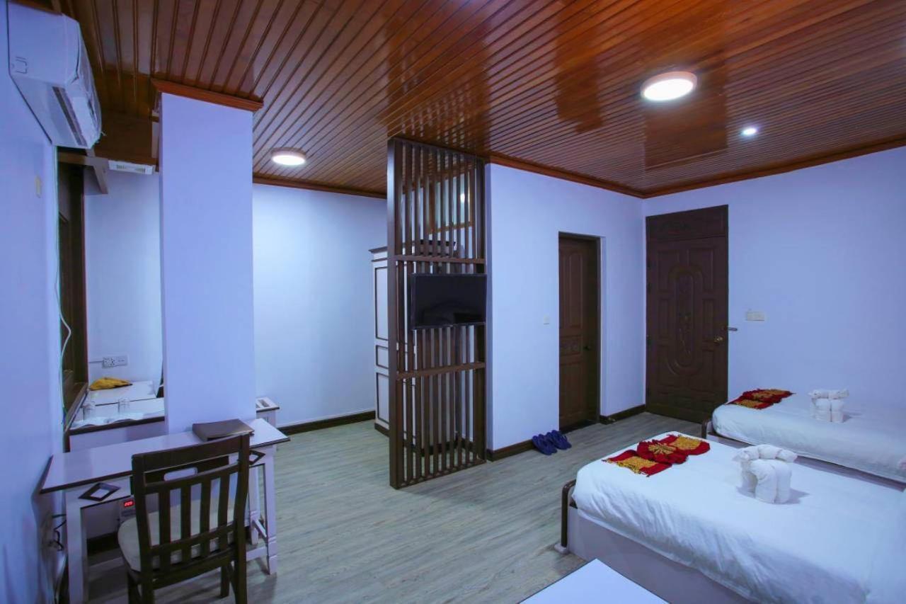 Hotel Queen Mandalay Extérieur photo